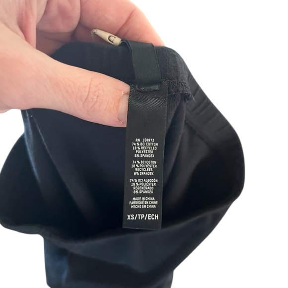 Skims Outdoor Split Hem Onyx Black Leggings - XS - Picture 7 of 11